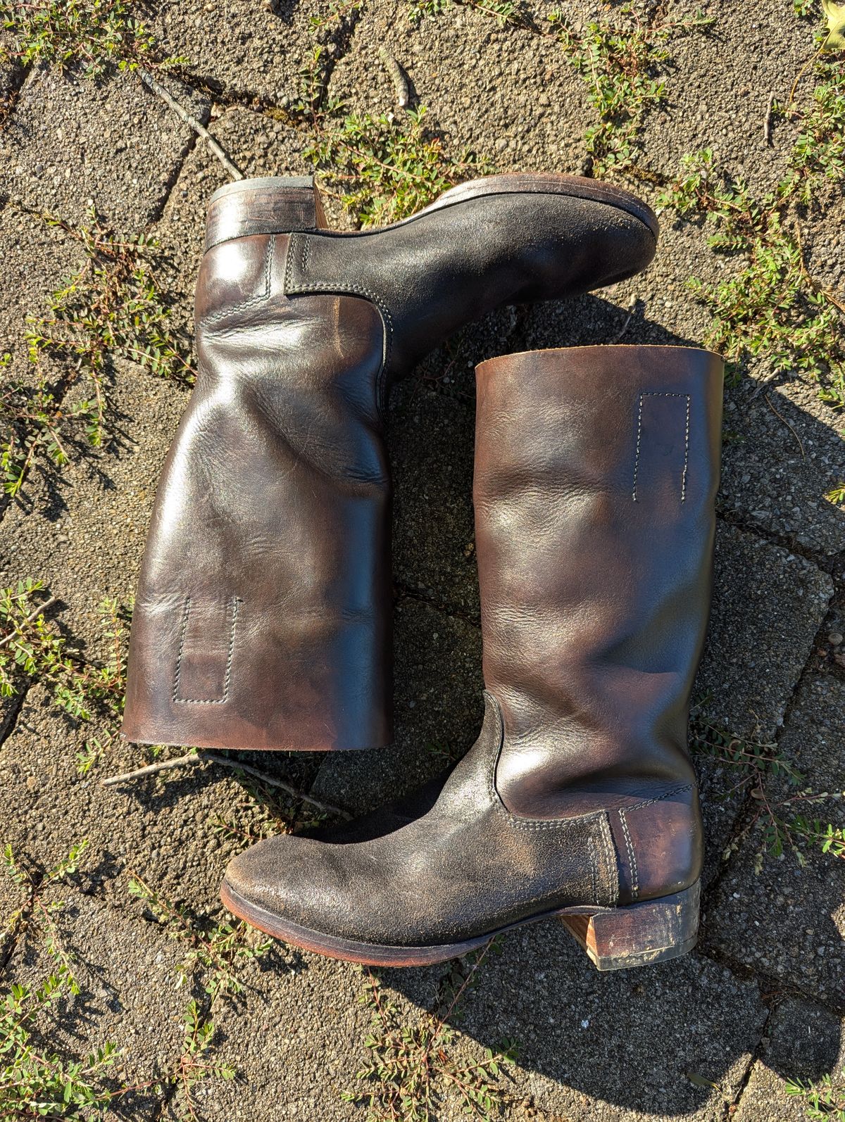 Photo by clefke on July 13, 2024 of the At The Front Jackboots in Natural Chrome Re-Tan & Natural Chrome Re-Tan Rough Out.