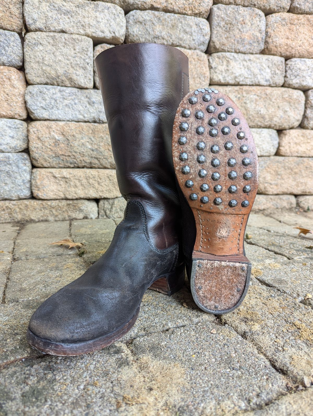 Photo by clefke on October 12, 2024 of the At The Front Jackboots in Natural Chrome Re-Tan & Natural Chrome Re-Tan Rough Out.