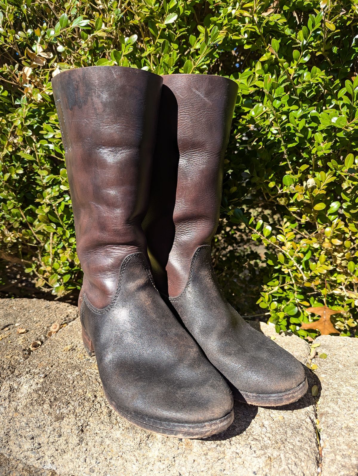 Photo by clefke on October 27, 2024 of the At The Front Jackboots in Natural Chrome Re-Tan & Natural Chrome Re-Tan Rough Out.