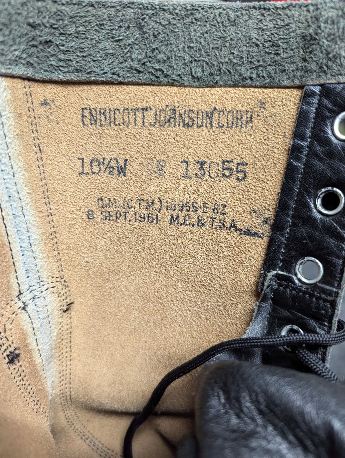 Photo by clefke on August 24, 2024 of the Endicott Johnson US Army Combat Boots (1961) in Black Leather.