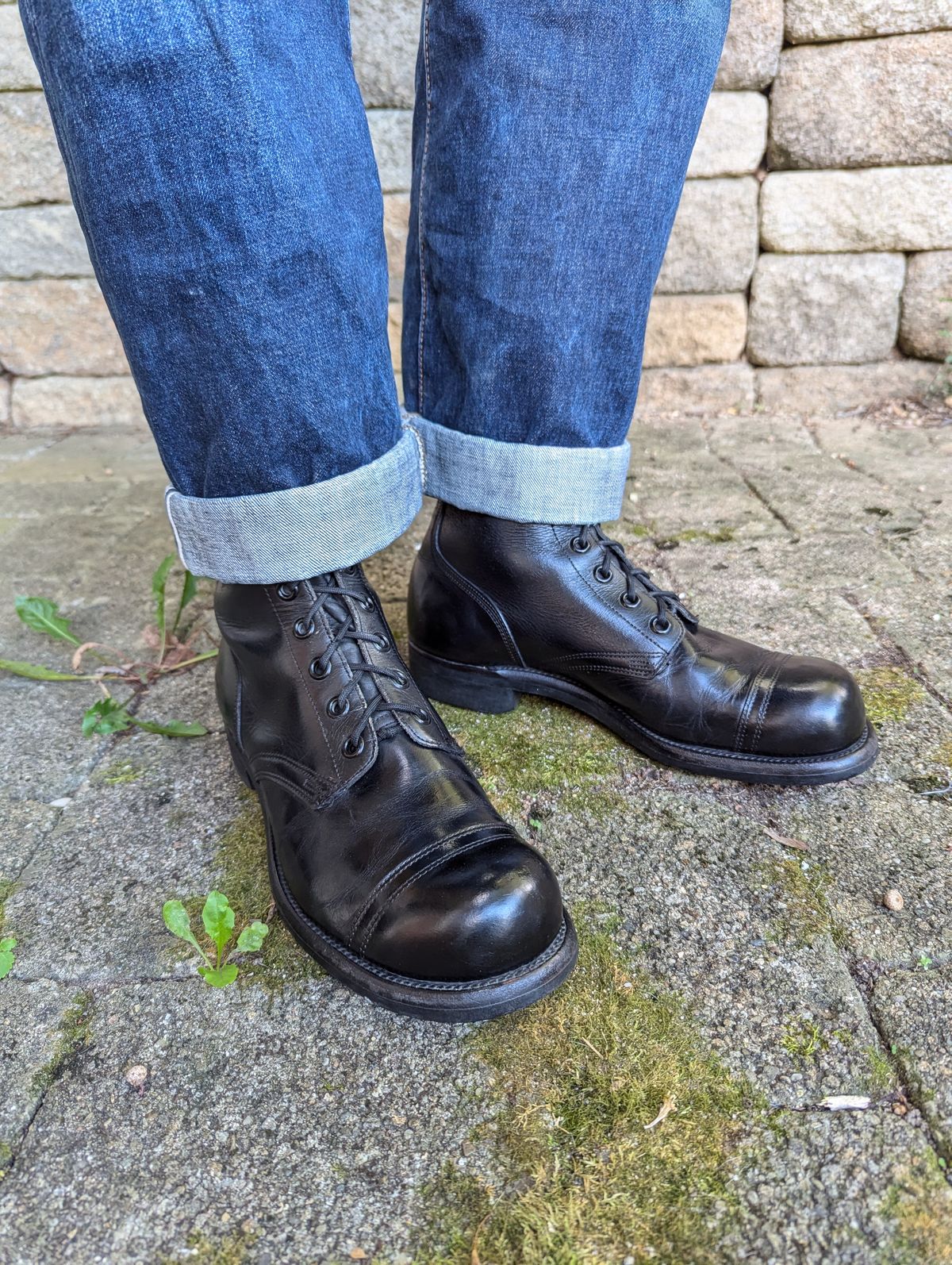 Photo by clefke on August 24, 2024 of the Endicott Johnson US Army Combat Boots (1961) in Black Leather.