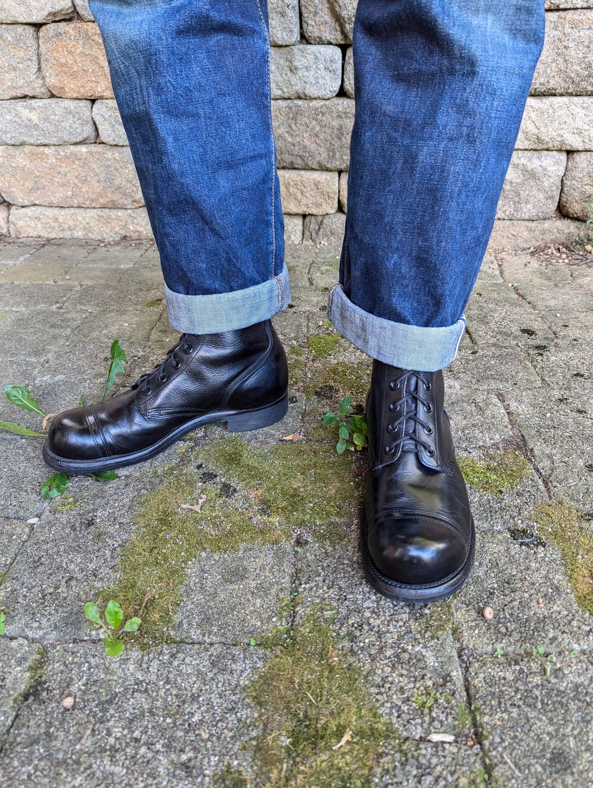 Photo by clefke on August 24, 2024 of the Endicott Johnson US Army Combat Boots (1961) in Black Leather.