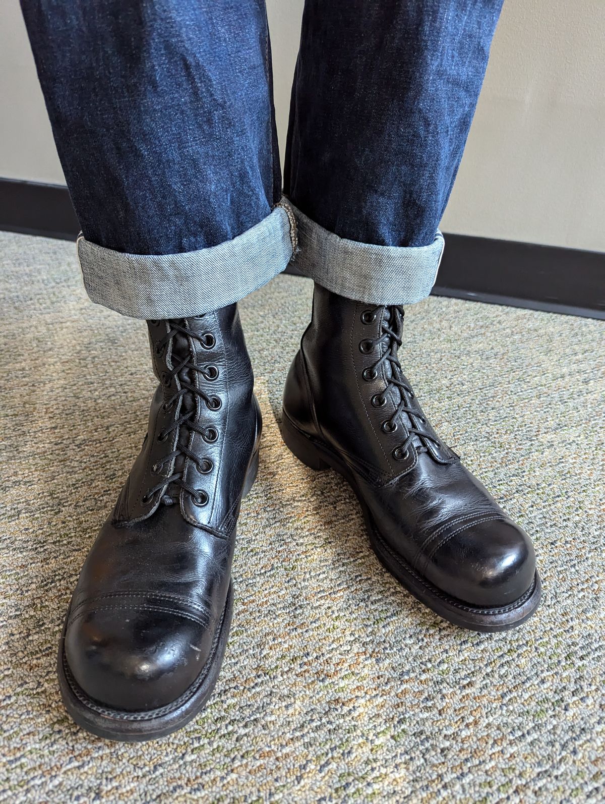 Photo by clefke on September 5, 2024 of the Endicott Johnson US Army Combat Boots (1961) in Black Leather.