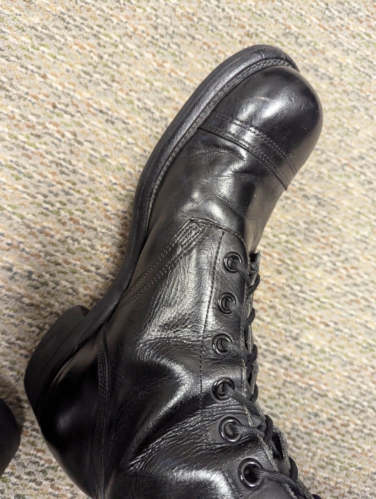 Photo by clefke on August 27, 2024 of the Endicott Johnson US Army Combat Boots (1961) in Black Leather.