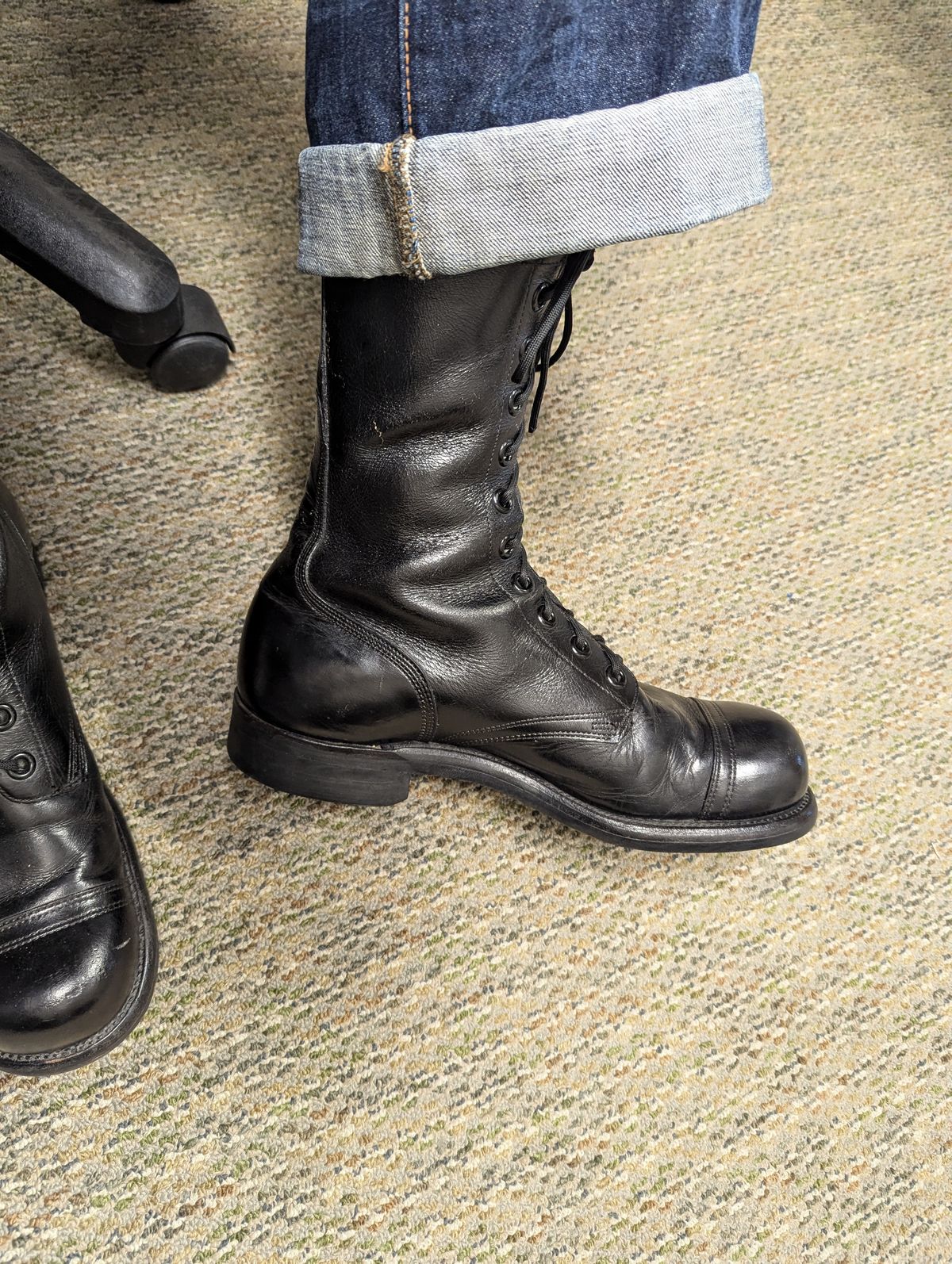 Photo by clefke on August 27, 2024 of the Endicott Johnson US Army Combat Boots (1961) in Black Leather.