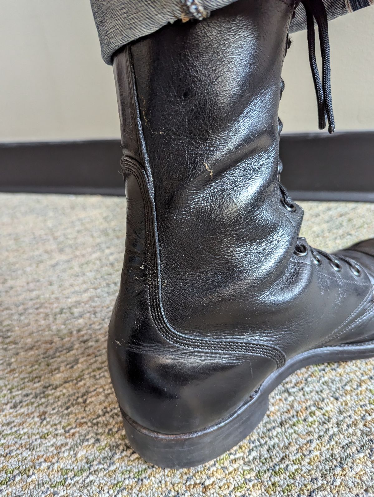 Photo by clefke on September 5, 2024 of the Endicott Johnson US Army Combat Boots (1961) in Black Leather.