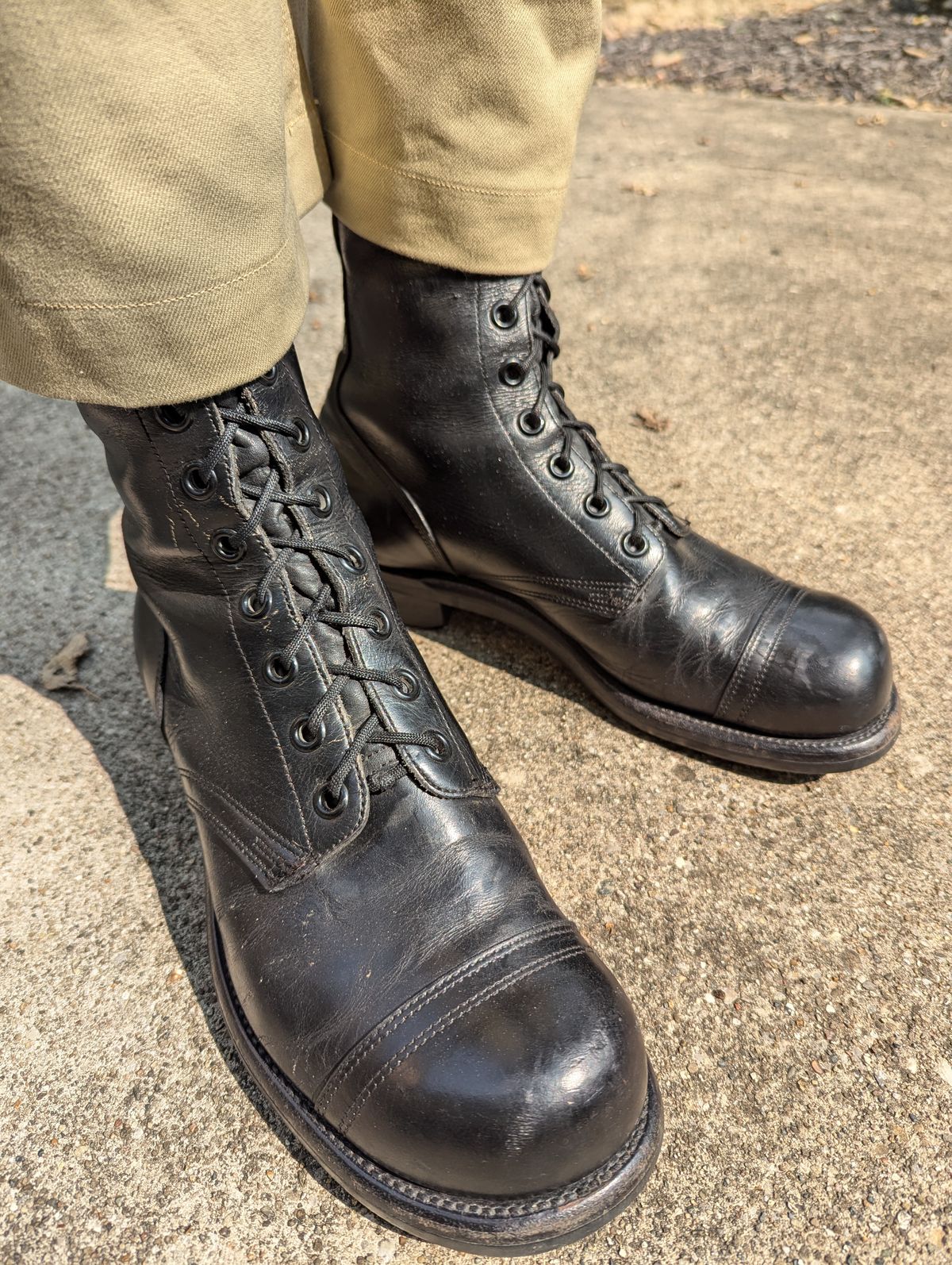 Photo by clefke on September 8, 2024 of the Endicott Johnson US Army Combat Boots (1961) in Black Leather.