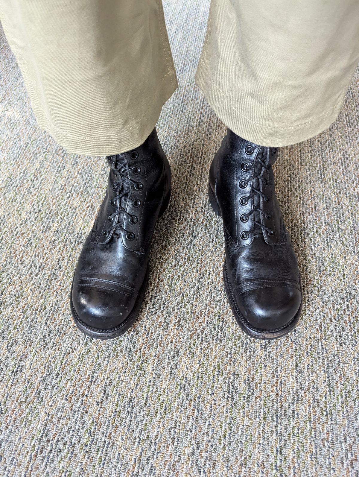 Photo by clefke on September 9, 2024 of the Endicott Johnson US Army Combat Boots (1961) in Black Leather.