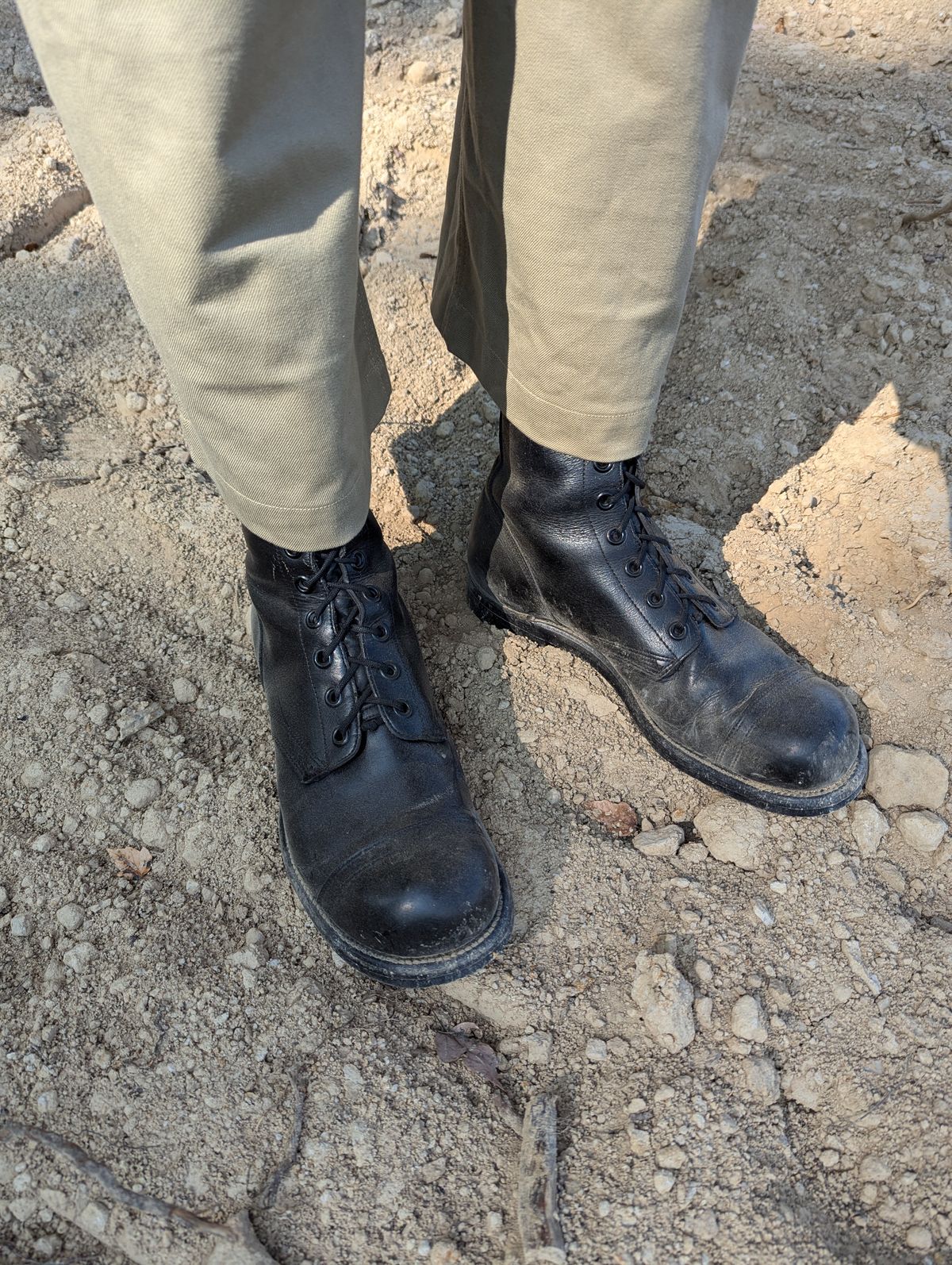 Photo by clefke on September 9, 2024 of the Endicott Johnson US Army Combat Boots (1961) in Black Leather.