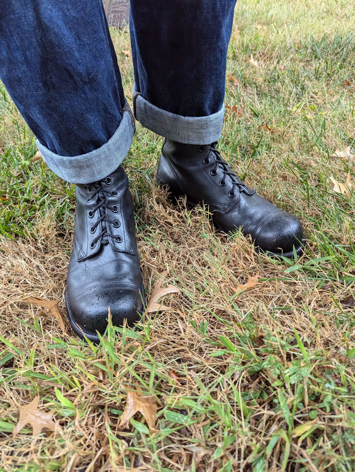 Photo by clefke on September 24, 2024 of the Endicott Johnson US Army Combat Boots (1961) in Black Leather.