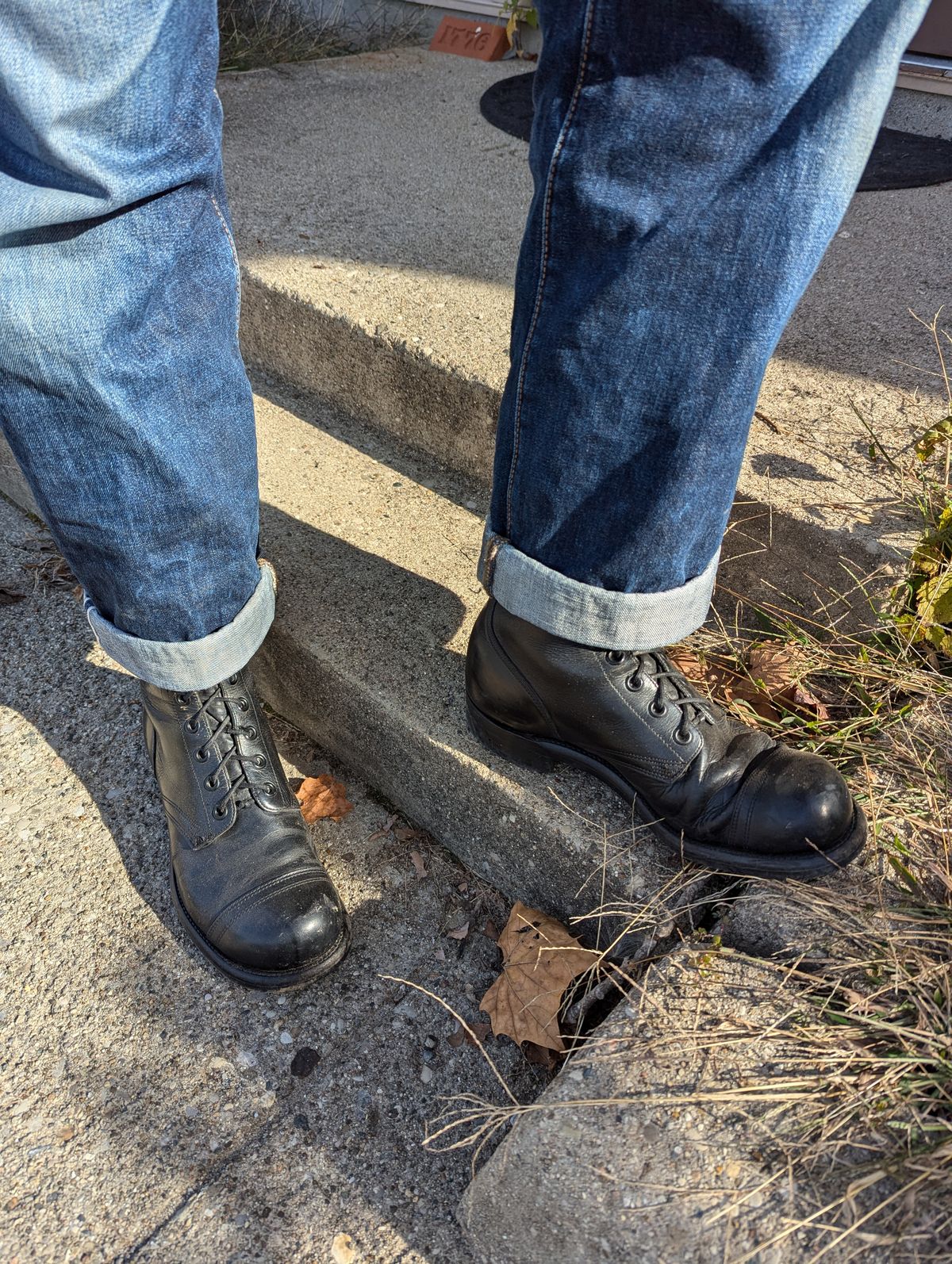 Photo by clefke on October 28, 2024 of the Endicott Johnson US Army Combat Boots (1961) in Black Leather.