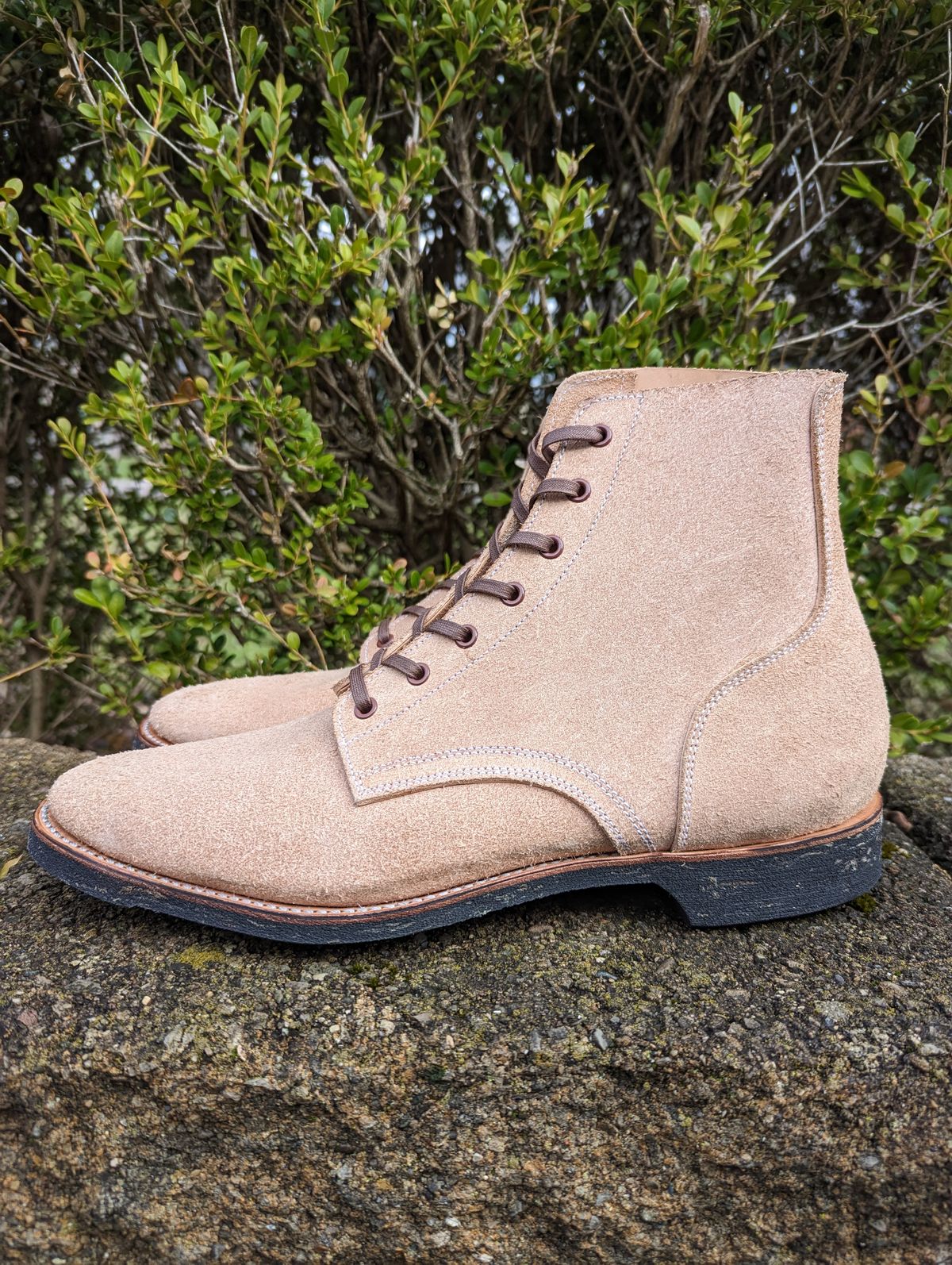 Photo by clefke on March 23, 2023 of the Clinch Yeager Boots in Wickett & Craig Natural Latigo Roughout.
