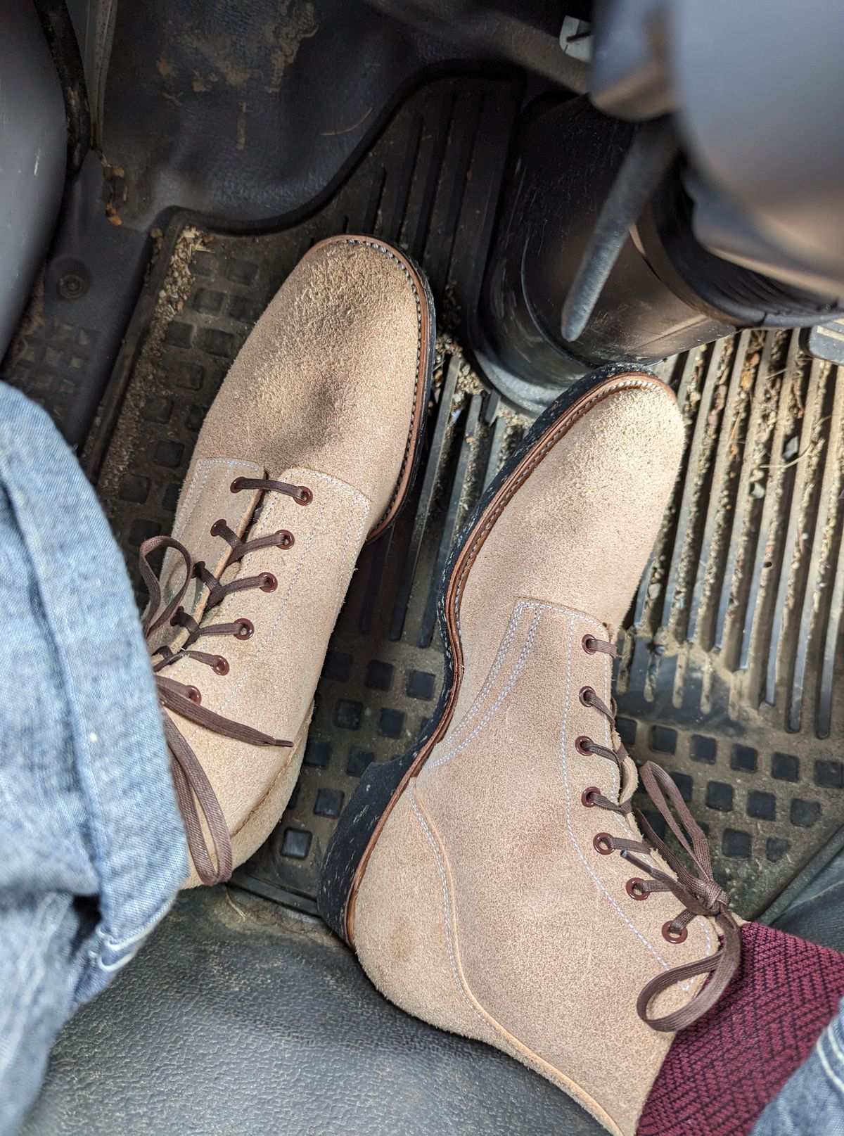 Photo by clefke on March 23, 2023 of the Clinch Yeager Boots in Wickett & Craig Natural Latigo Roughout.