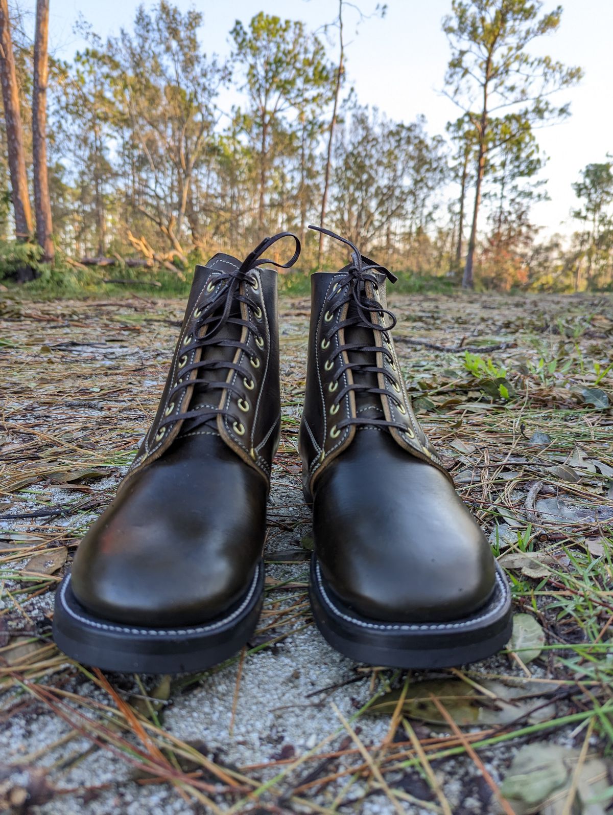 Photo by clefke on October 3, 2022 of the Unsung U 22-1 Slog Boot in Wickett & Craig Olive H Latigo.