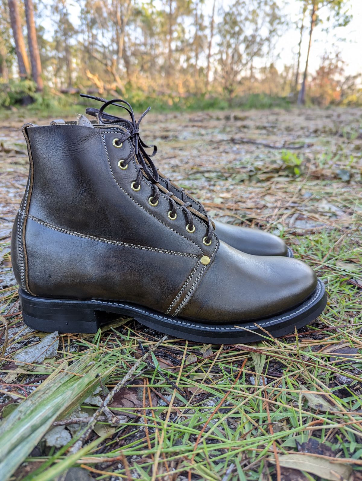 Photo by clefke on October 3, 2022 of the Unsung U 22-1 Slog Boot in Wickett & Craig Olive H Latigo.