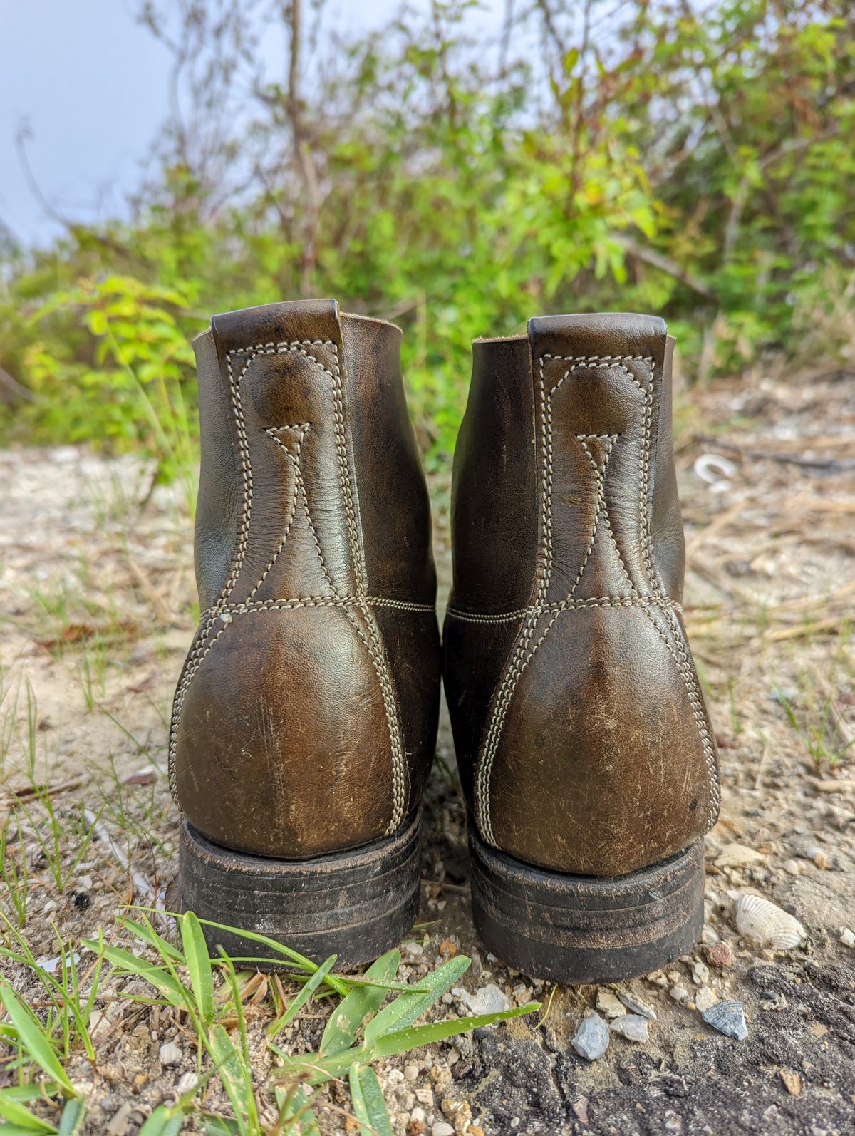 Photo by clefke on November 1, 2022 of the Unsung U 22-1 Slog Boot in Wickett & Craig Olive H Latigo.