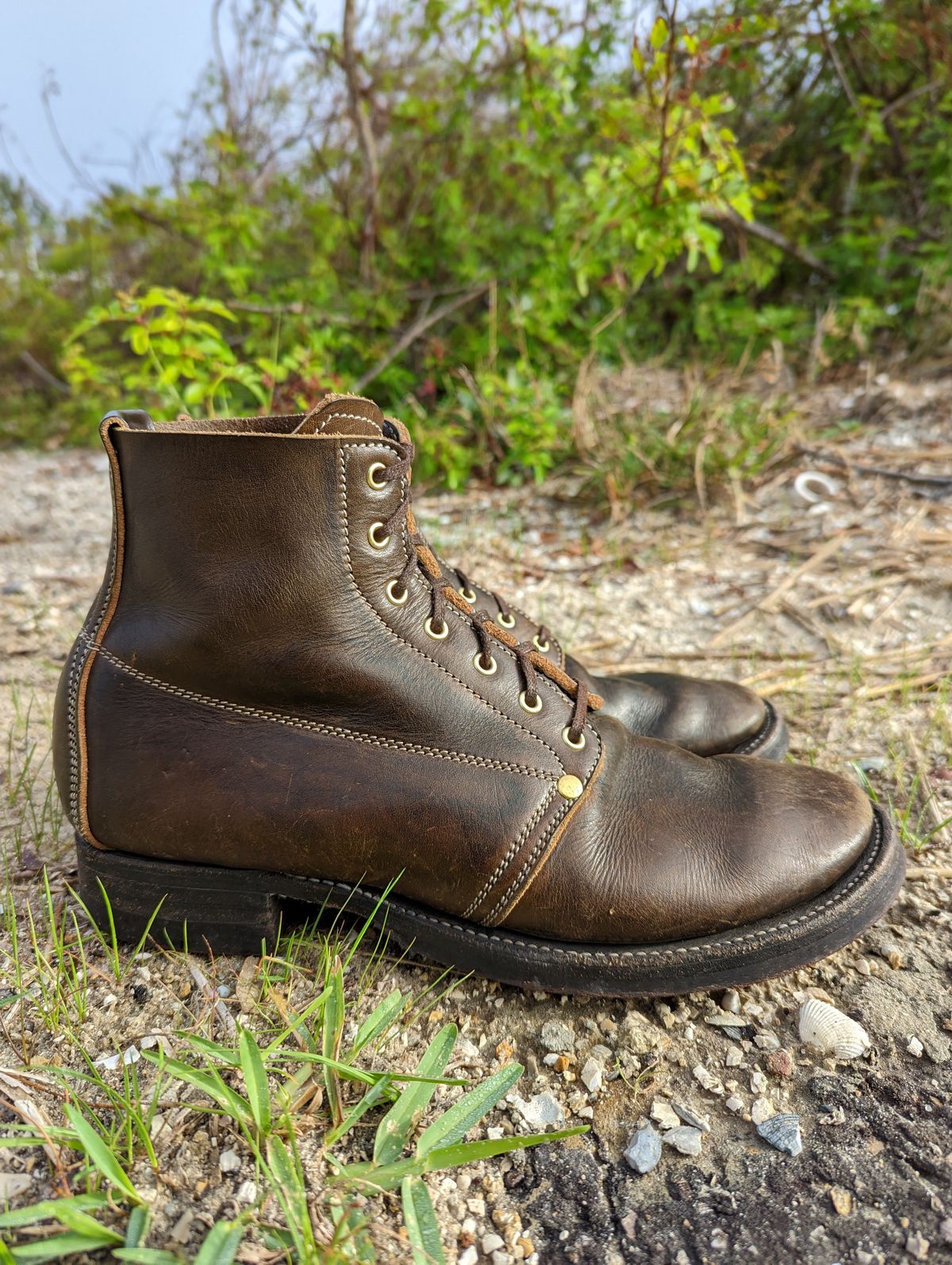 Photo by clefke on November 1, 2022 of the Unsung U 22-1 Slog Boot in Wickett & Craig Olive H Latigo.