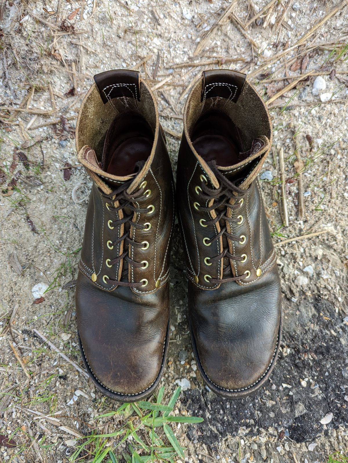 Photo by clefke on November 1, 2022 of the Unsung U 22-1 Slog Boot in Wickett & Craig Olive H Latigo.