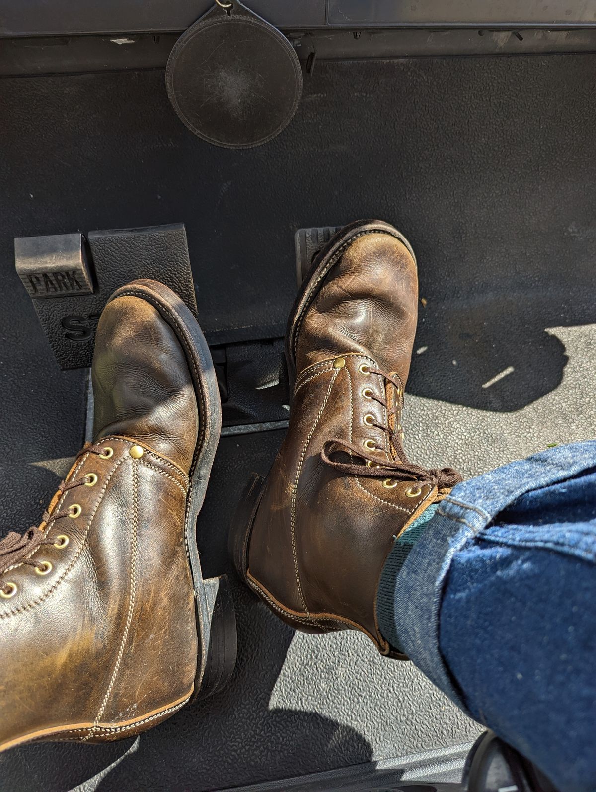 Photo by clefke on November 5, 2022 of the Unsung U 22-1 Slog Boot in Wickett & Craig Olive H Latigo.