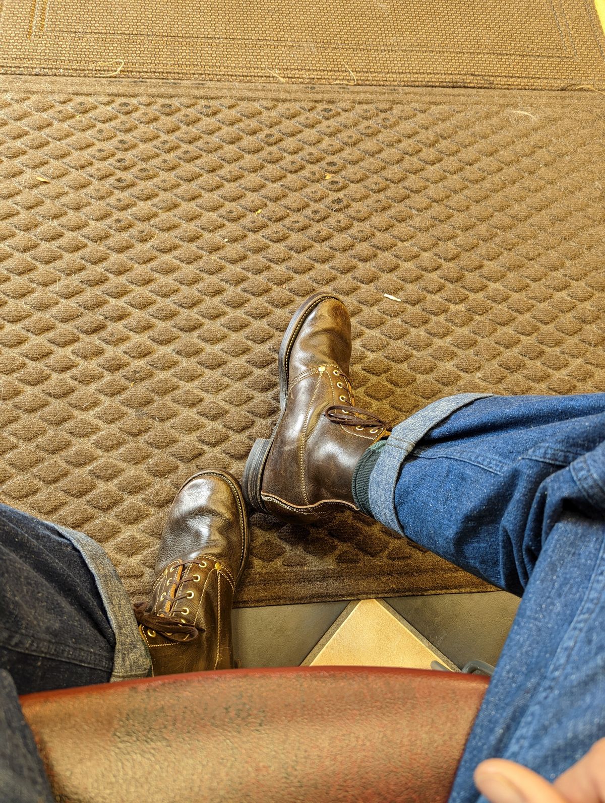 Photo by clefke on November 18, 2022 of the Unsung U 22-1 Slog Boot in Wickett & Craig Olive H Latigo.