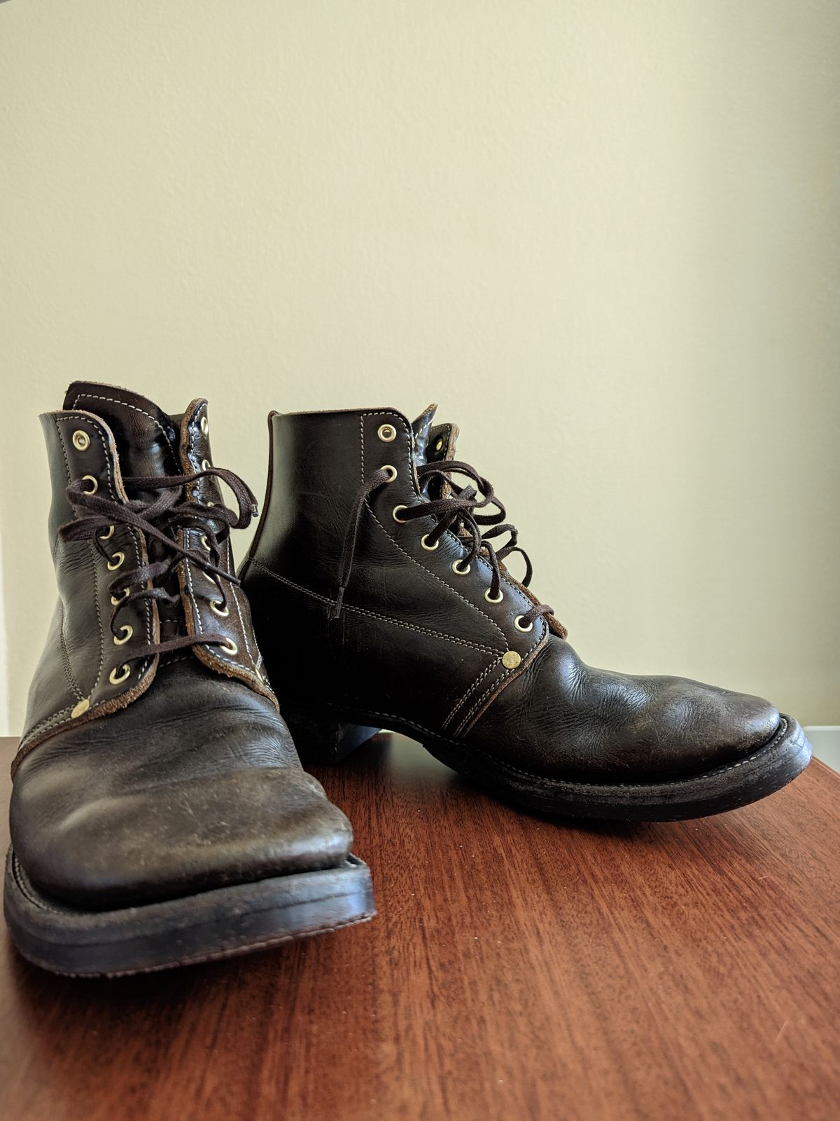 Photo by clefke on November 19, 2022 of the Unsung U 22-1 Slog Boot in Wickett & Craig Olive H Latigo.