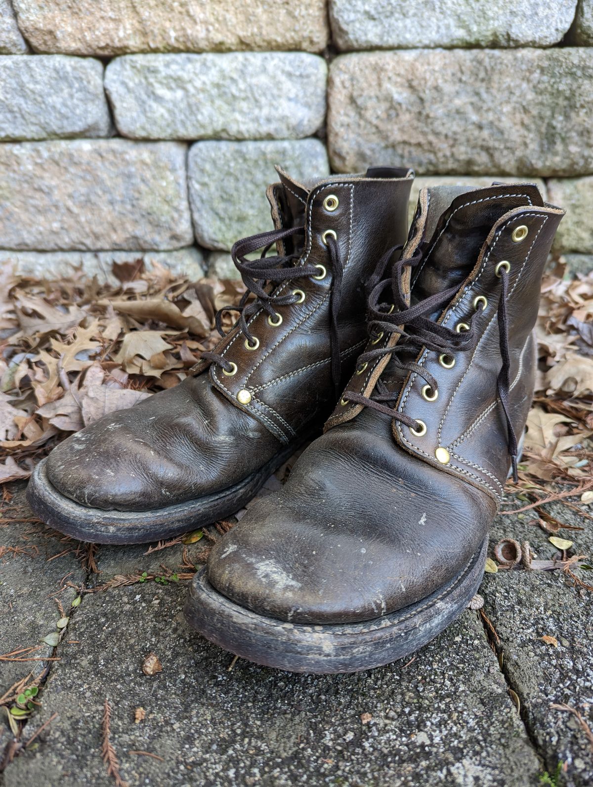 Photo by clefke on February 24, 2023 of the Unsung U 22-1 Slog Boot in Wickett & Craig Olive H Latigo.