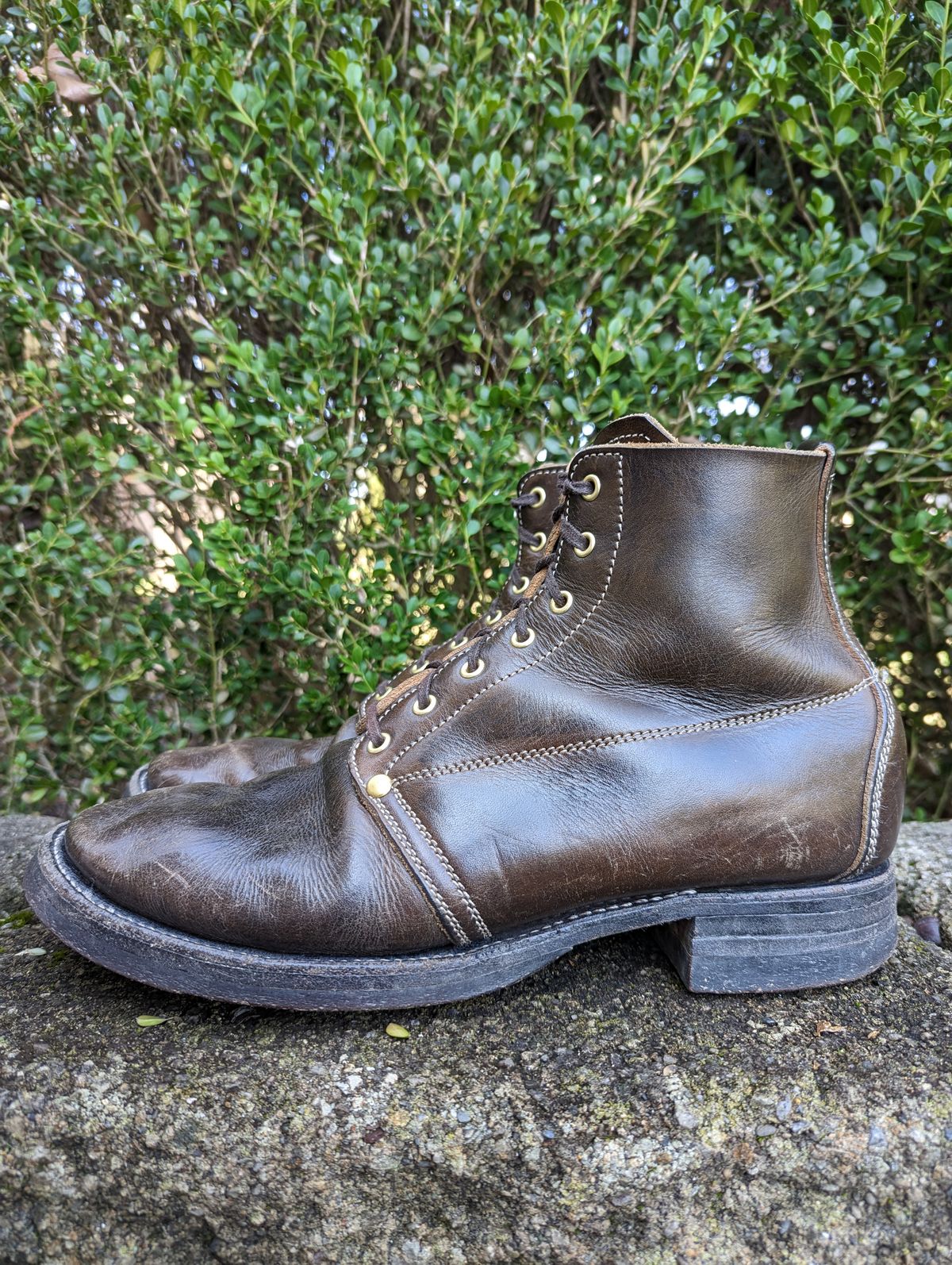 Photo by clefke on March 4, 2023 of the Unsung U 22-1 Slog Boot in Wickett & Craig Olive H Latigo.