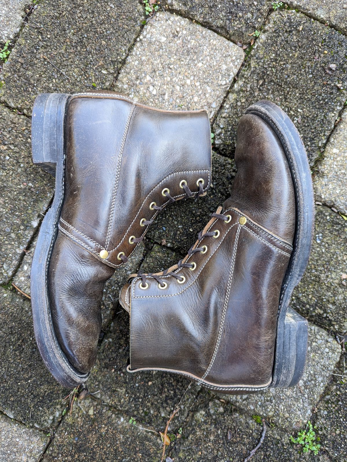 Photo by clefke on March 4, 2023 of the Unsung U 22-1 Slog Boot in Wickett & Craig Olive H Latigo.