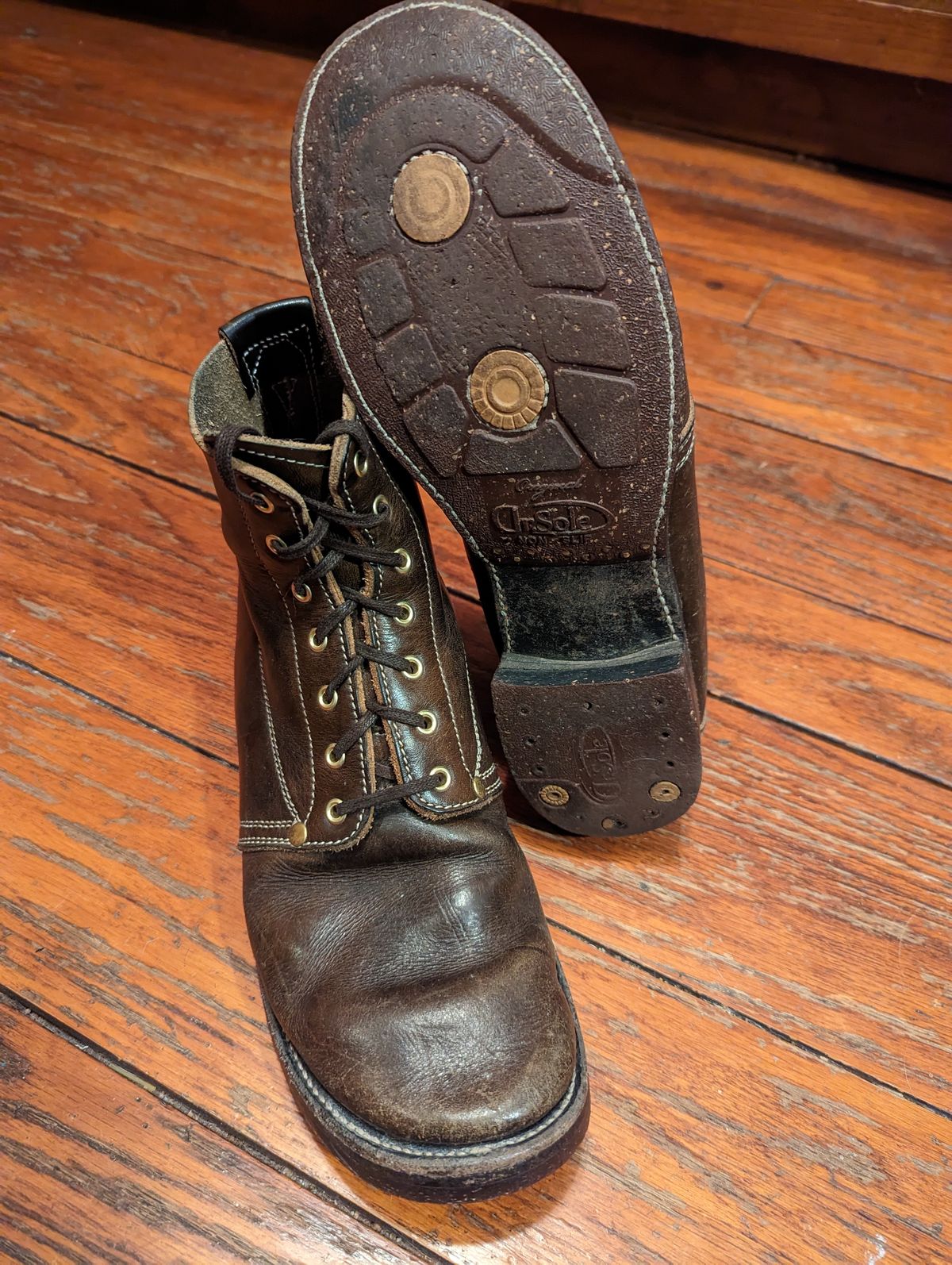 Photo by clefke on April 3, 2023 of the Unsung U 22-1 Slog Boot in Wickett & Craig Olive H Latigo.