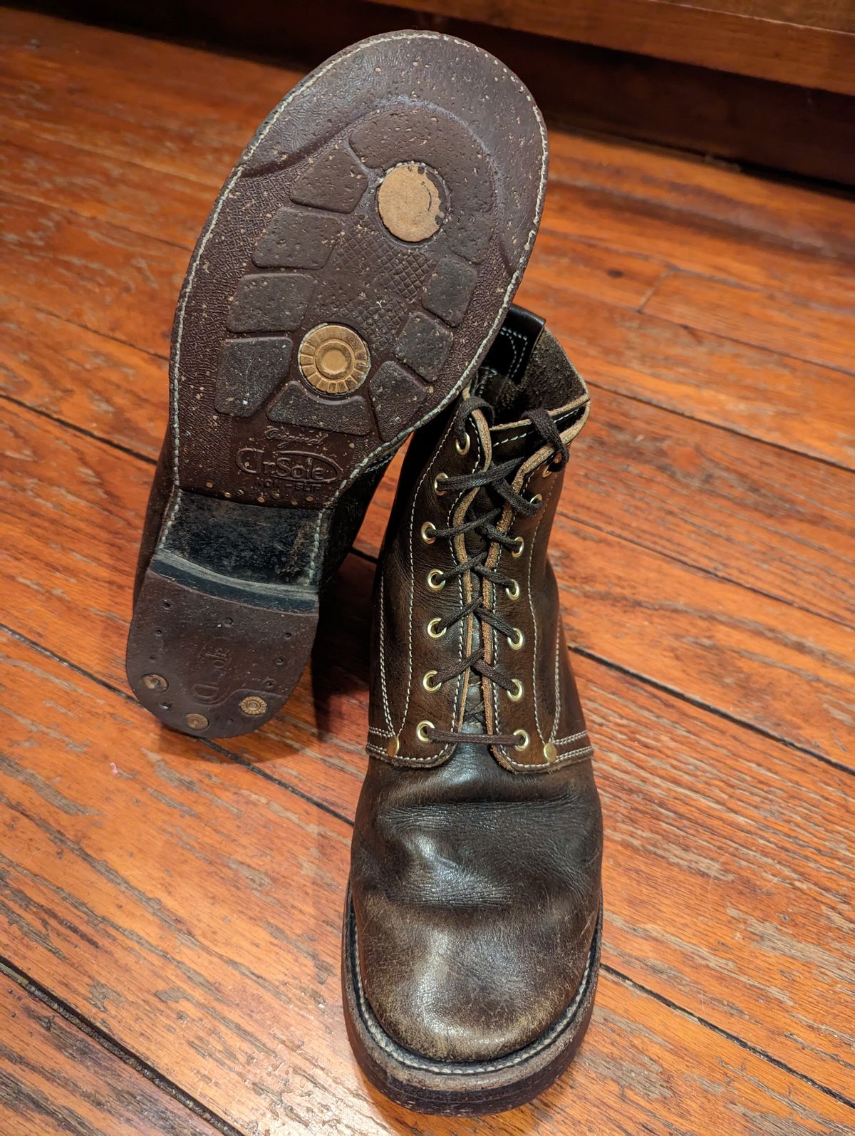 Photo by clefke on April 3, 2023 of the Unsung U 22-1 Slog Boot in Wickett & Craig Olive H Latigo.
