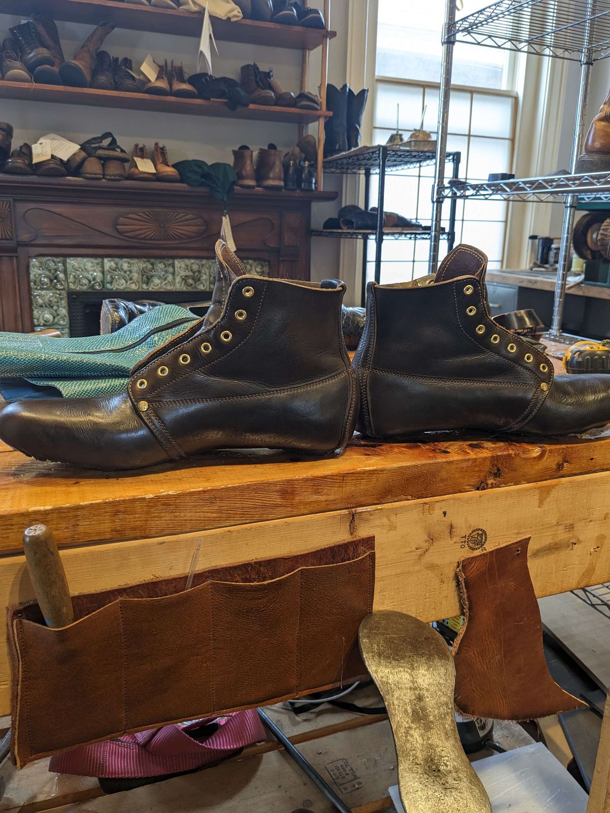 Photo by clefke on January 31, 2024 of the Unsung U 22-1 Slog Boot in Wickett & Craig Olive H Latigo.