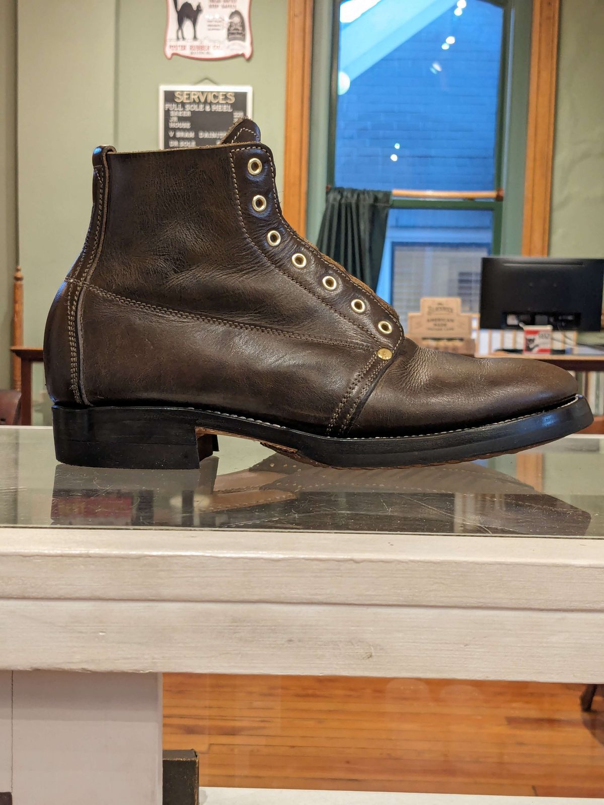 Photo by clefke on February 3, 2024 of the Unsung U 22-1 Slog Boot in Wickett & Craig Olive H Latigo.