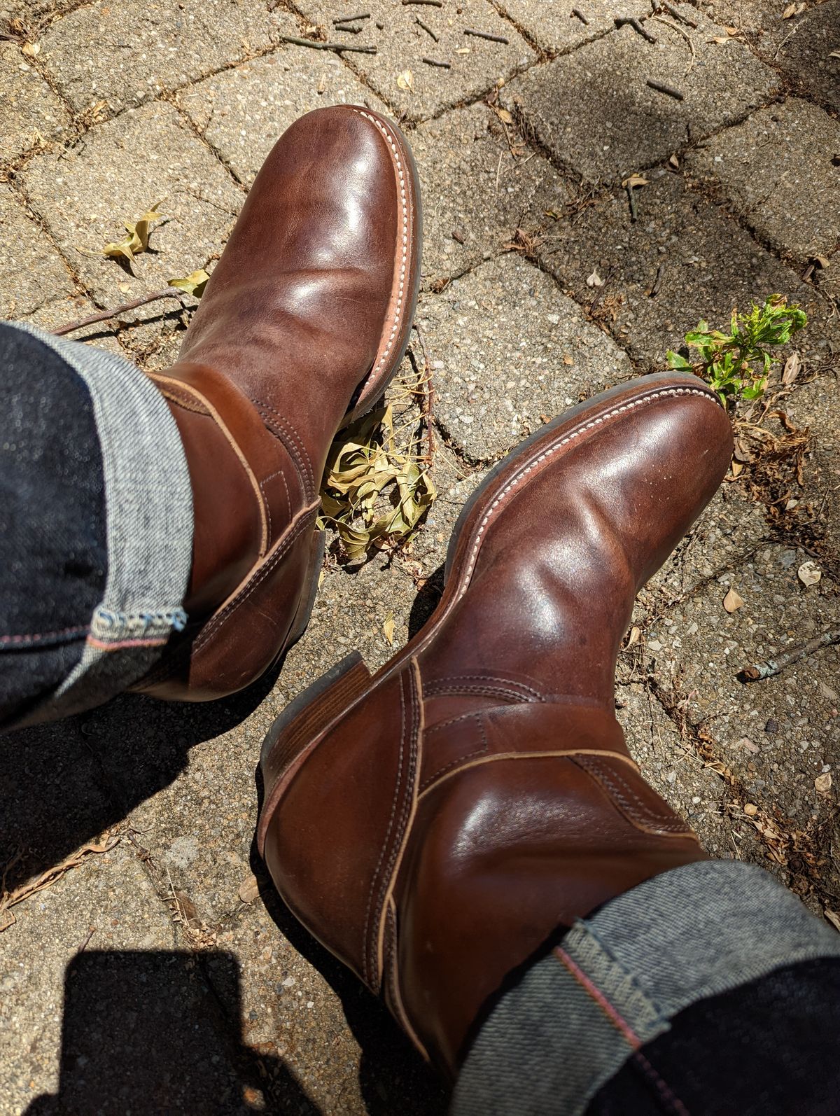 Photo by clefke on June 24, 2022 of the Clinch Engineer Boots 11-Inch Height in Brown-Overdyed Horsebutt.
