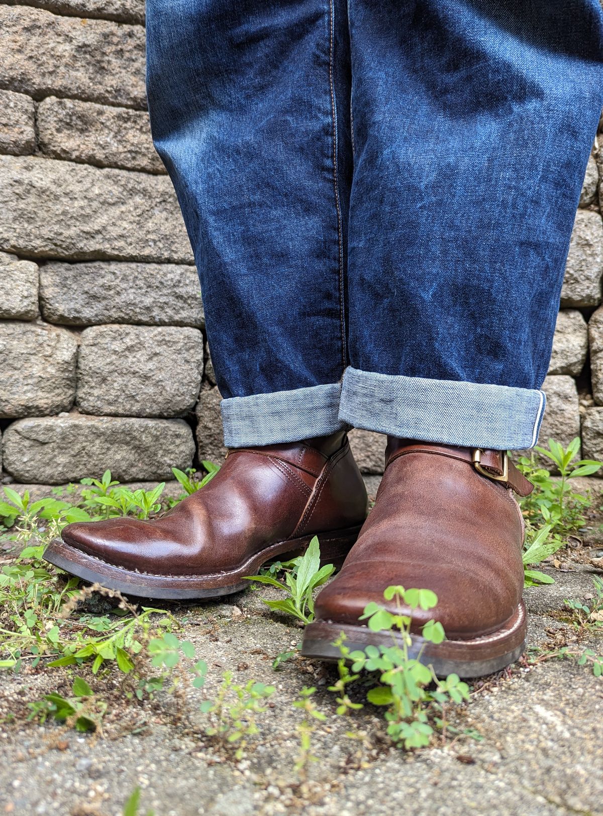 Photo by clefke on May 27, 2024 of the Clinch Engineer Boots 11-Inch Height in Brown-Overdyed Horsebutt.