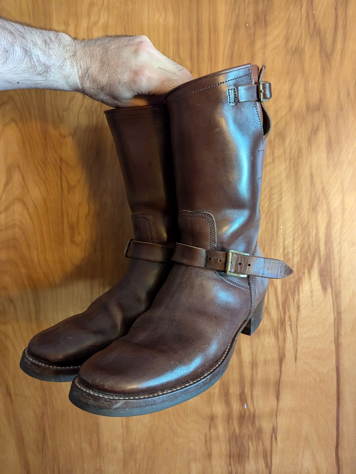 Photo by clefke on August 11, 2024 of the Clinch Engineer Boots 11-Inch Height in Brown-Overdyed Horsebutt.