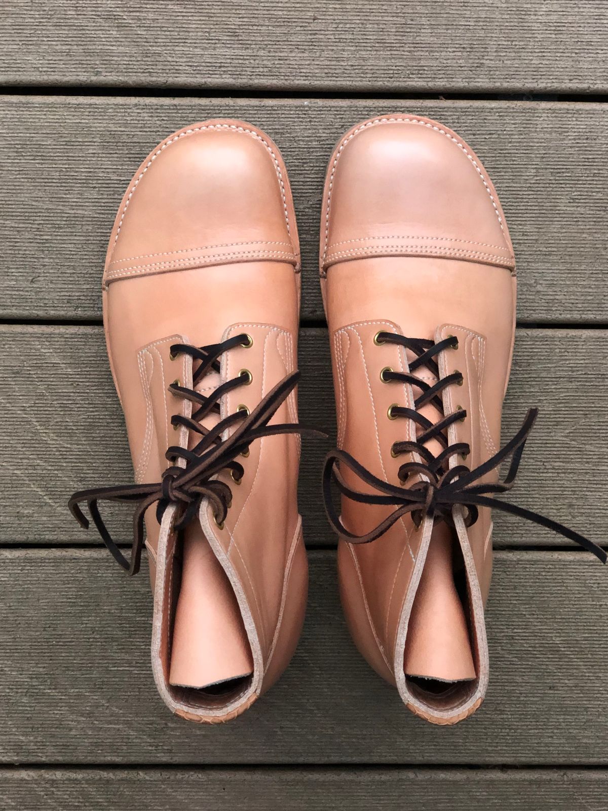Photo by clefke on October 9, 2023 of the M.F. Boot Co Service Boot in Sepici Tumbled Waxed Natural Veg Tan.