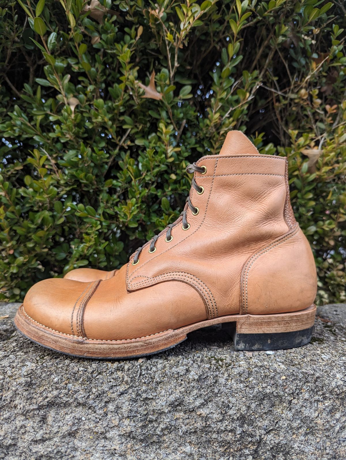 Photo by clefke on January 5, 2024 of the M.F. Boot Co Service Boot in Sepici Tumbled Waxed Natural Veg Tan.