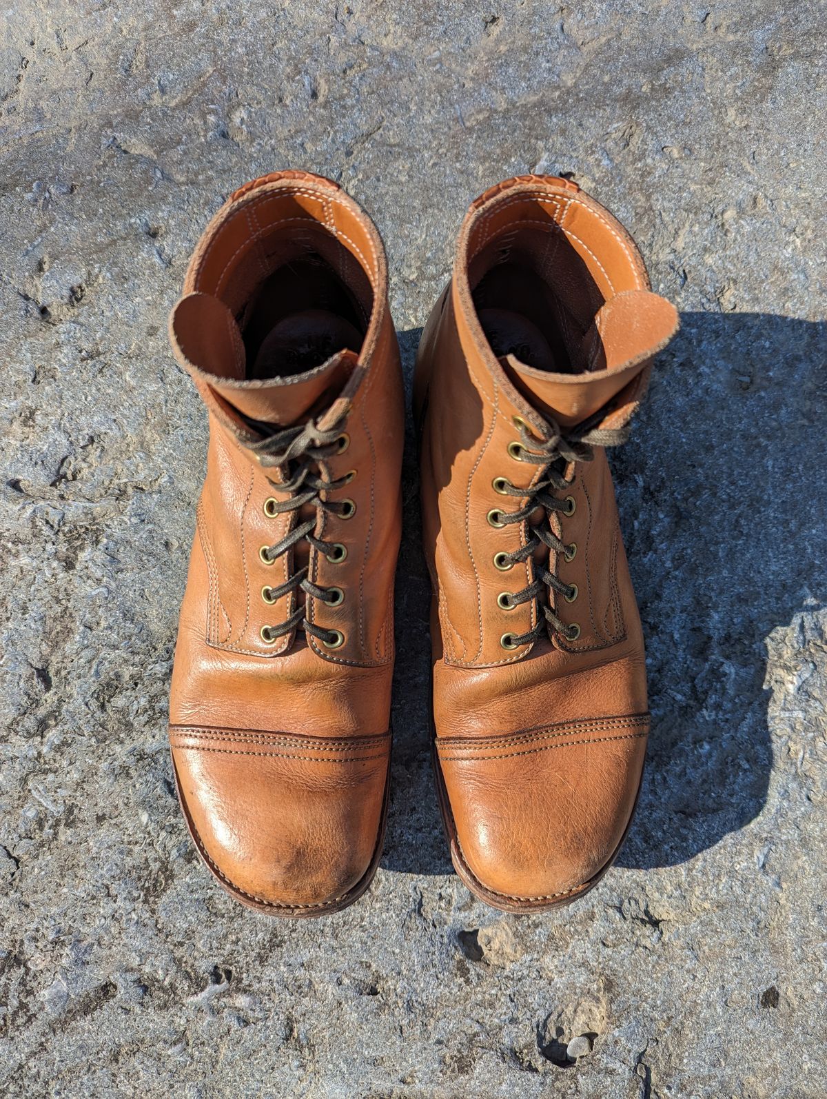 Photo by clefke on March 1, 2024 of the M.F. Boot Co Service Boot in Sepici Tumbled Waxed Natural Veg Tan.