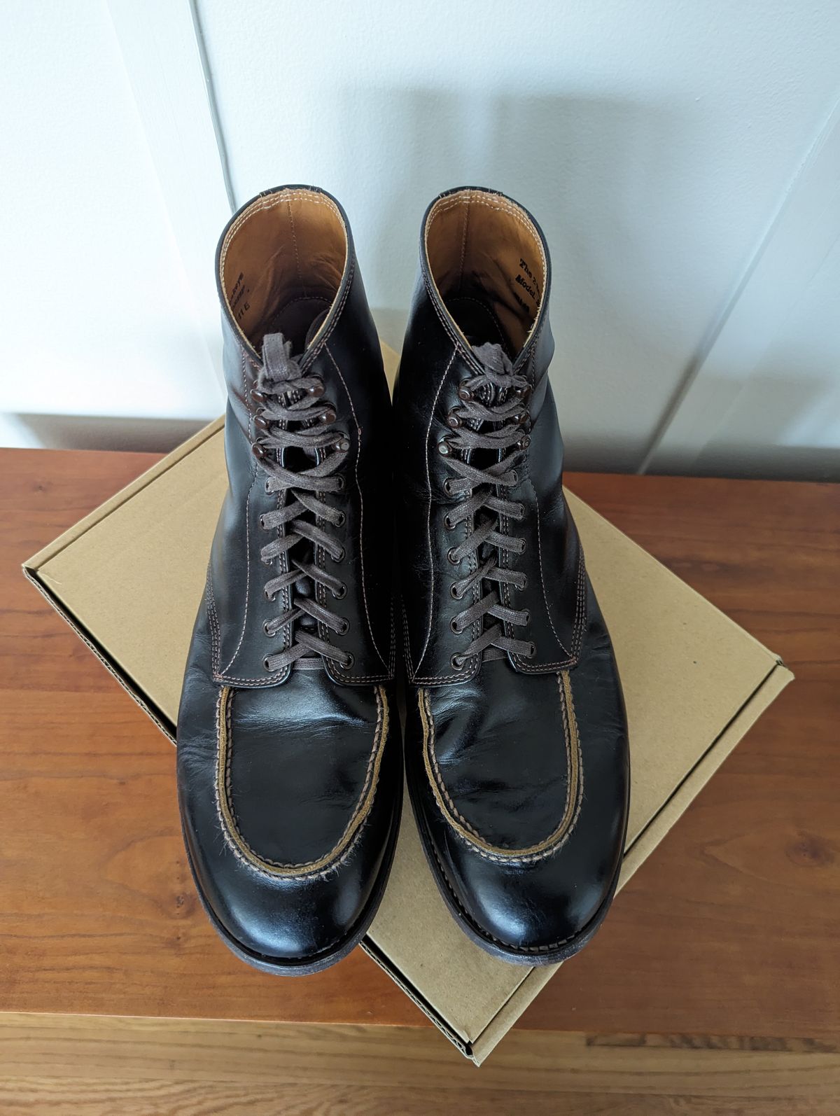 Photo by clefke on March 9, 2024 of the The 2 Monkeys Sportif Boots in Du Puy Patina Crust "Dyeable" French Calf.