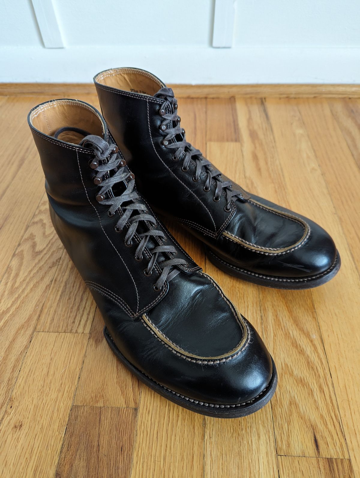 Photo by clefke on March 9, 2024 of the The 2 Monkeys Sportif Boots in Du Puy Patina Crust "Dyeable" French Calf.