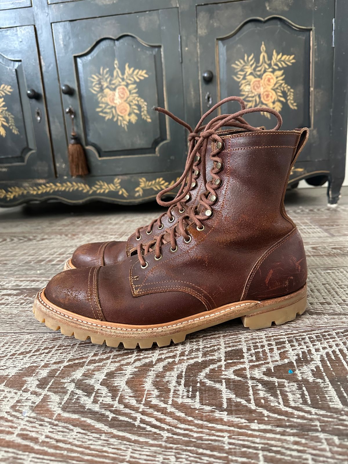 Photo by GDub on January 3, 2025 of the Truman Custom Model in Horween Chestnut Waxed Flesh.