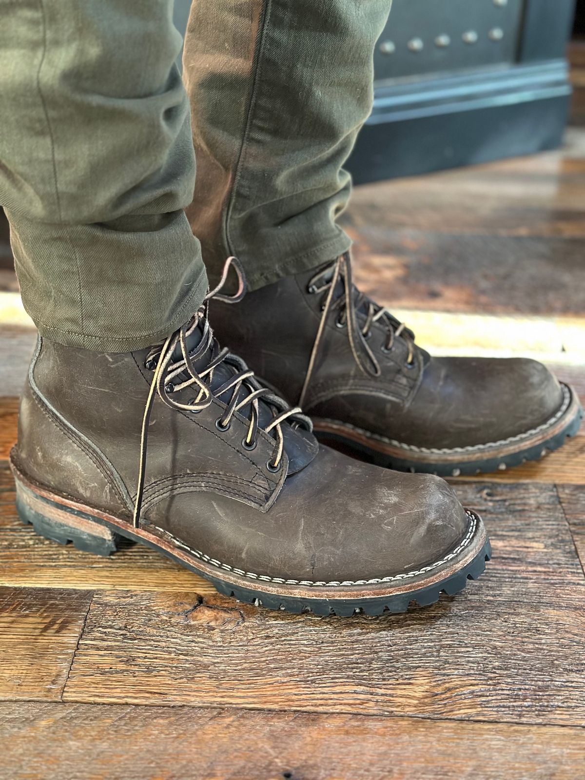 Photo by GDub on November 1, 2023 of the Nicks MTO in Horween Charcoal Cypress.