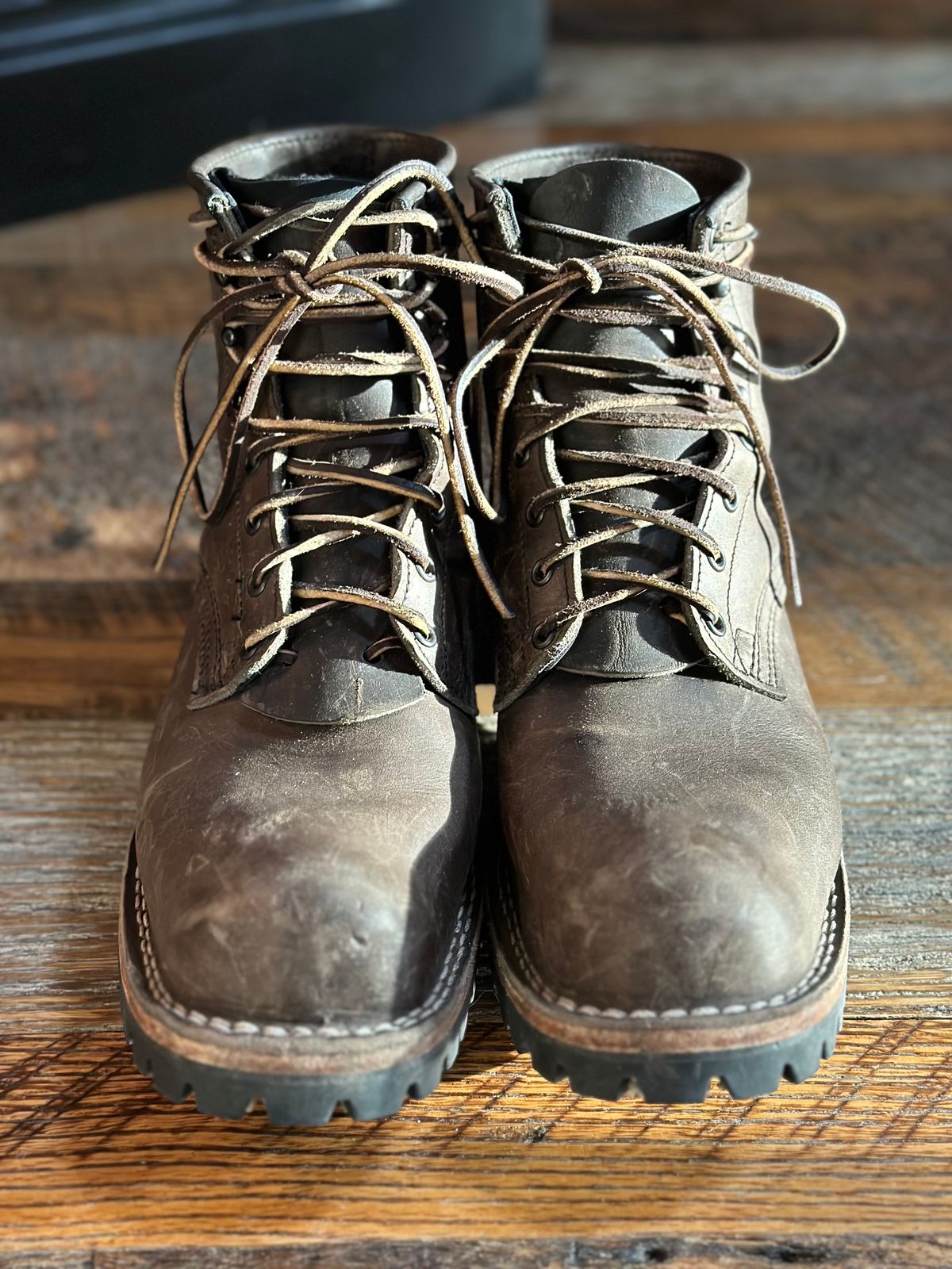 Photo by GDub on November 1, 2023 of the Nicks MTO in Horween Charcoal Cypress.