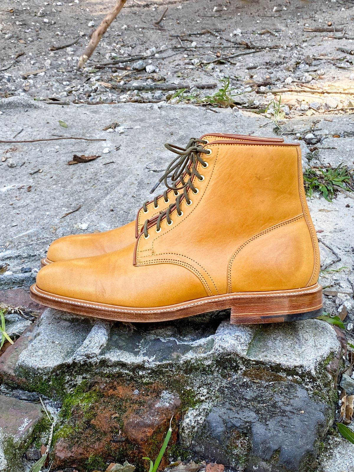 Photo by sixtyreid on October 5, 2022 of the Viberg Officer Boot in Shinki Camel Latigo Horsehide.