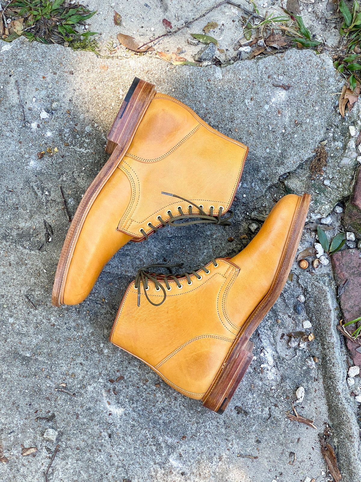 Photo by sixtyreid on October 5, 2022 of the Viberg Officer Boot in Shinki Camel Latigo Horsehide.
