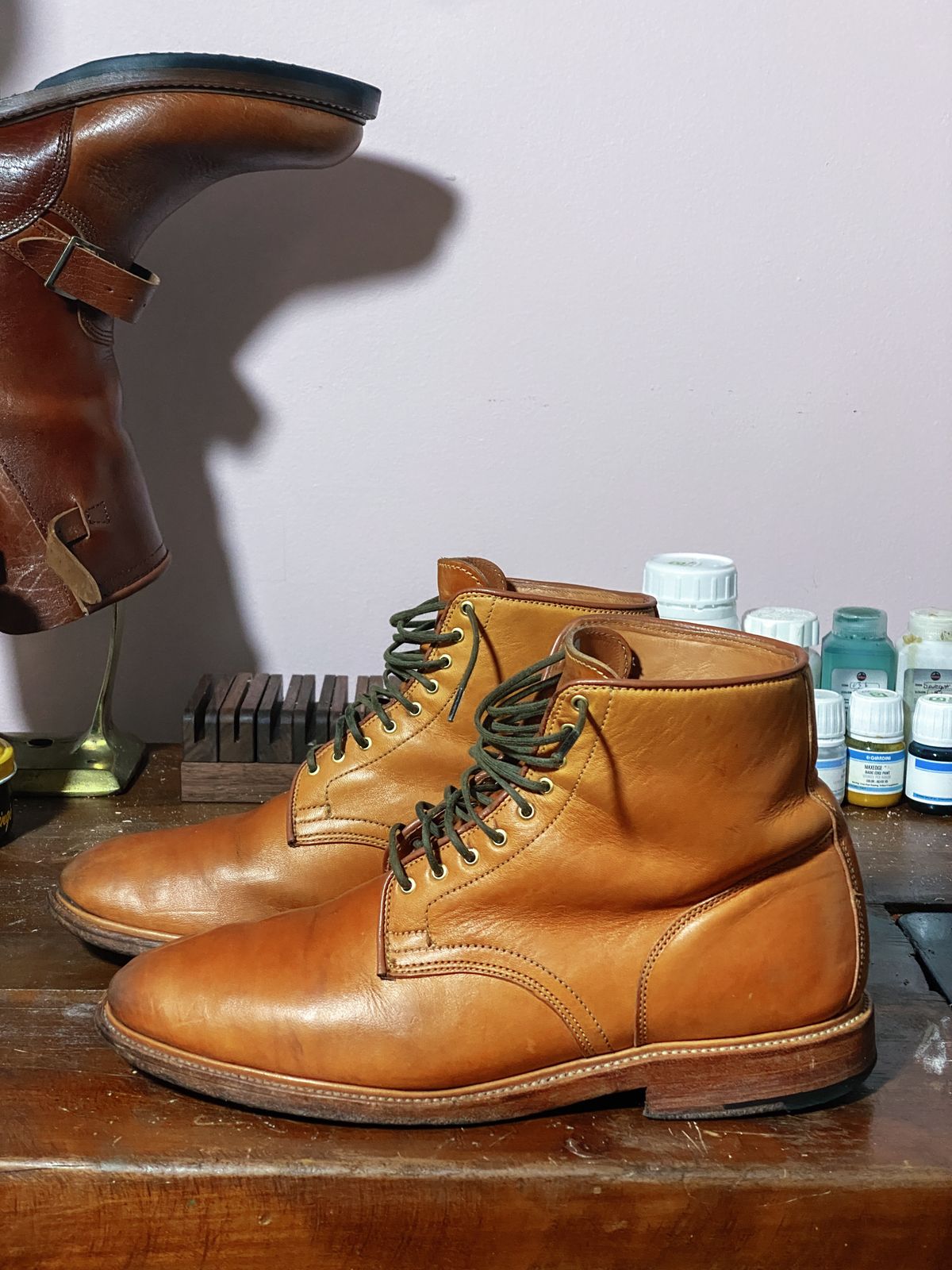 Photo by sixtyreid on December 6, 2022 of the Viberg Officer Boot in Shinki Camel Latigo Horsehide.