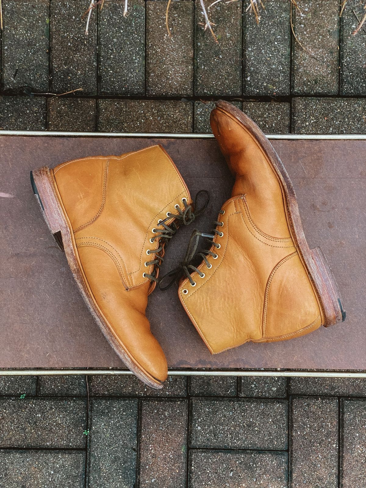 Photo by sixtyreid on January 3, 2023 of the Viberg Officer Boot in Shinki Camel Latigo Horsehide.