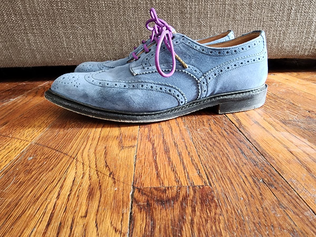 Photo by PrimordialOohs on December 5, 2022 of the Tricker's Bourton Country Shoe in Zonta Indigo Castorino Suede.