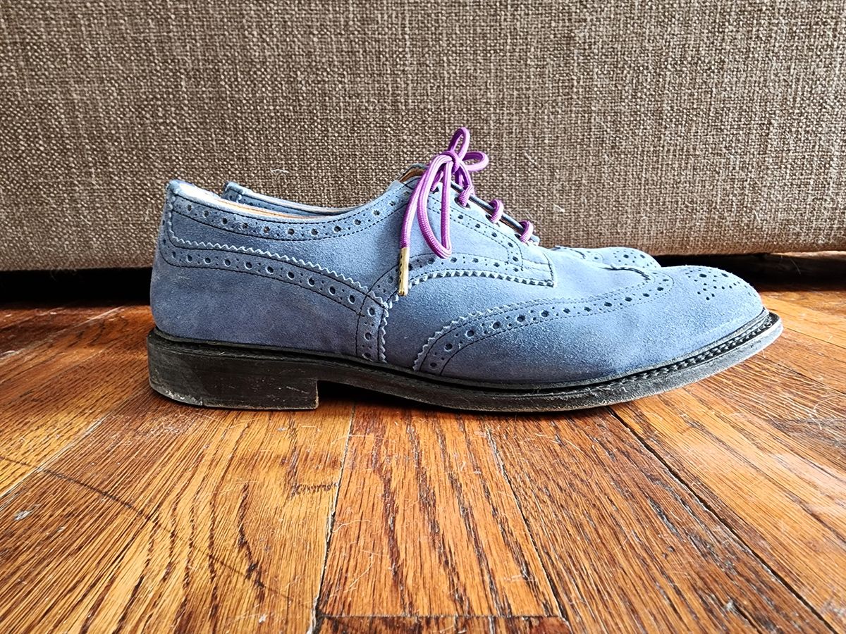 Photo by PrimordialOohs on December 5, 2022 of the Tricker's Bourton Country Shoe in Zonta Indigo Castorino Suede.