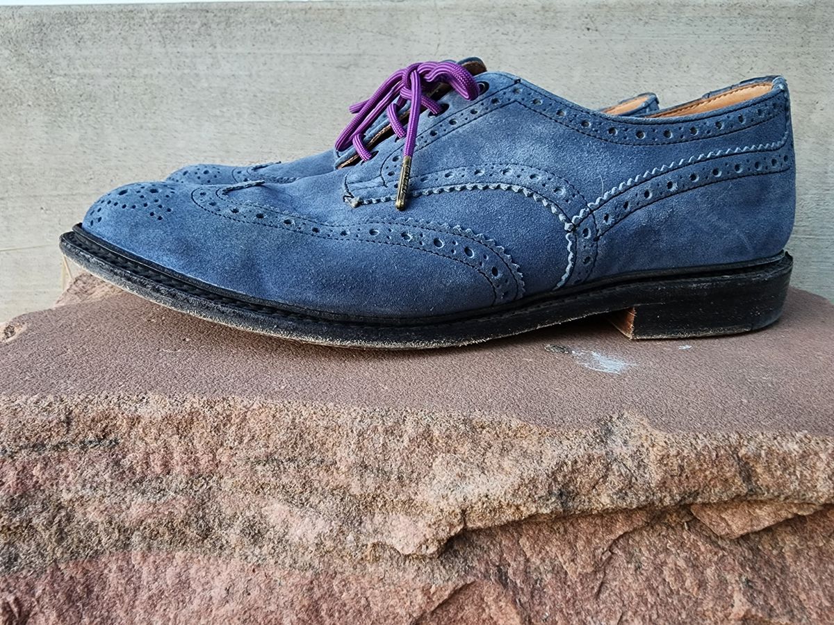 Photo by PrimordialOohs on February 6, 2023 of the Tricker's Bourton Country Shoe in Zonta Indigo Castorino Suede.